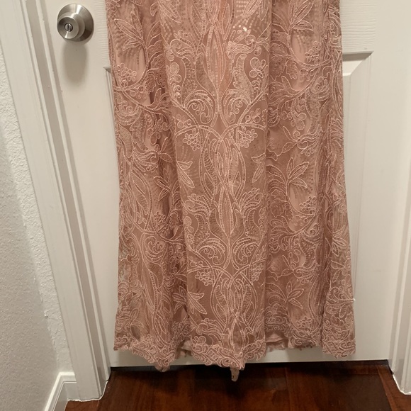 NWT Tadashi Shoji Sequin Floral Lace Off-the-Shoulder Cap Sleeve A-Line Gown - Picture 16 of 16